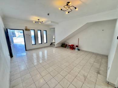 2-storey Terraced House For Sale in Seri Kembangan,SGR