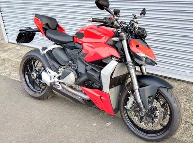 Ducati Streetfighter V2