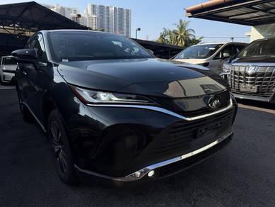 Toyota Harrier G in KLCC, KUL