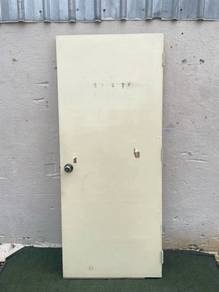 YD46B Pintu Papan 85 x 205 cm Plywood Panel Door