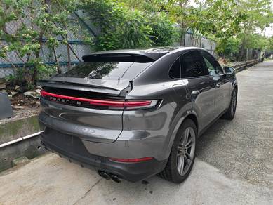 Porsche Cayenne BASE in Petaling Jaya, SGR