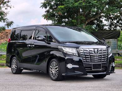 Toyota Alphard  in Bukit Jalil, KUL
