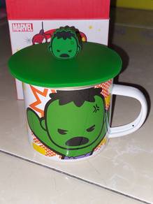 New in box Marvel's Hulk collectible mug with lid