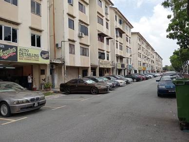 Flat For Sale in Goodyear Court 7