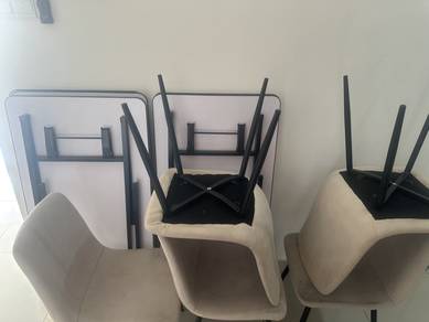 5pcs 5ft Tables + 5 Chairs