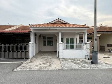 1-storey Terraced House For Sale in Telok Mas,MLK