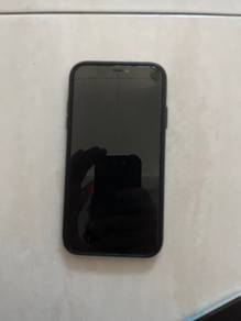 IPHONE 11 Broken Screen