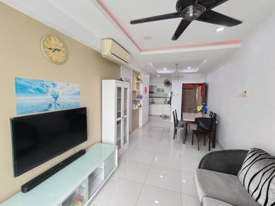 Condominium For Sale in Pinang Laguna