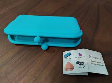 p+g design Pochi silicone purse (Turquoise)