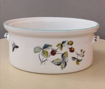 Royal Worcester strawberry fair oval bowl