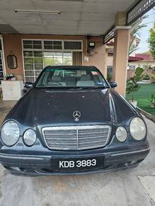 Mercedes Benz E200 200 CLASSIC (CBU) in Jitra, KDH