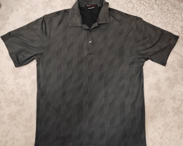 Original Tiger Woods golf polo jersey
Size M 
