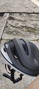 Helmet Basikal
