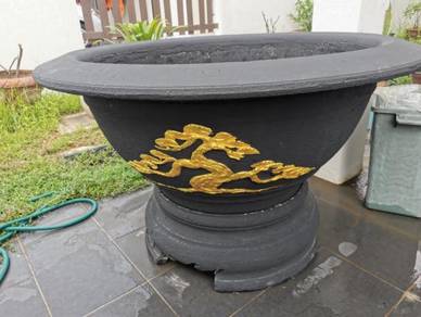 Giant size flower pot