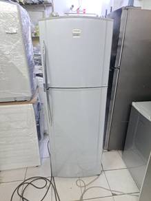 Toshiba Fridge freezer 2door good 