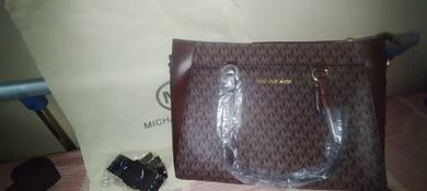 Tote Christy Ng