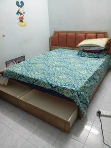 King Size bed with Complementary Mattress
