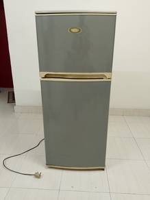 Sharp 2door fridge condition terbaik 180L