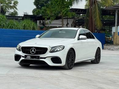 Mercedes Benz E200 200 AVANTGARDE (CKD) in Johor Bahru, JHR