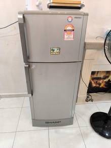 Sharp 2 door fridge