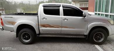 Toyota Hilux G in Kuching, SWK