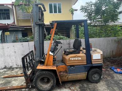[Kuching] Toyota 5FD25 2.5 Ton Diesel Forklift