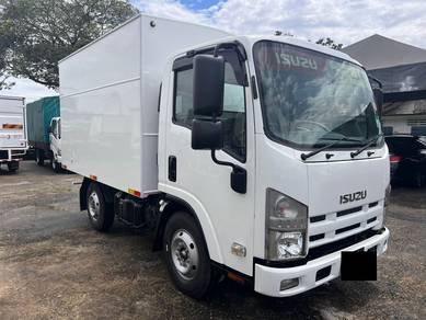 Isuzu NLR77 3.0cc box 10ft 2018