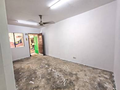 Flat For Rent in Taman Suria Pendamar Flat
