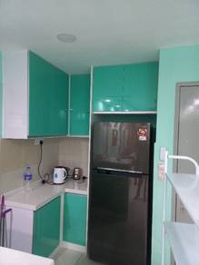 kitchen cabinet very chipper