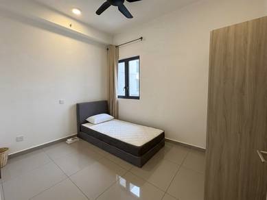 Room in Bandar Utama, SGR