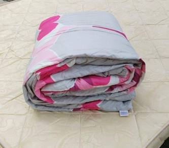 C092 Selimut Toto 209x218cm Queen Comforter Quilt