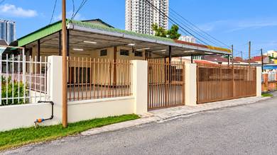 Bungalow House For Sale in Jelutong,PNG