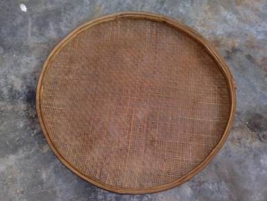 Ayak tapis buluh antique bamboo strainer