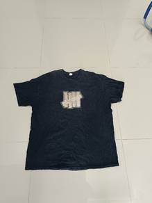 T- Shirt UNDEFEATED Size XL