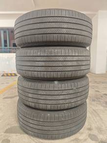 235/60/18 Michelin Primacy SUV+ Like NEW 4pcs