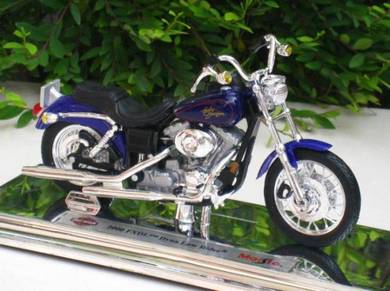 Maisto 1-18 Harley Davidson 2000 Dyna Low Rider