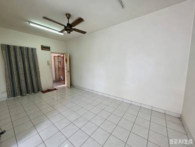 Apartment For Sale in Beverly Hills 3