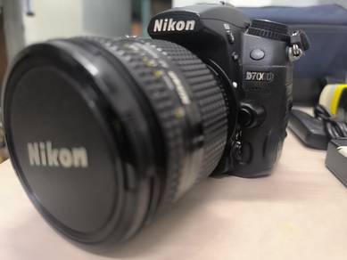 Nikon D7000 +2 Lenses