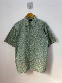 UNIQLO Green Paisley Print Short Sleeve Shirt