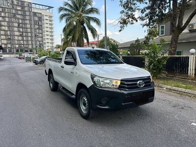Toyota Hilux VNT in Kuching, SWK
