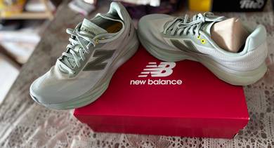 New Balance Fuelcell SC Elite V4