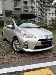 Toyota Prius c (HYBRID) in Bukit Jelutong, SGR
