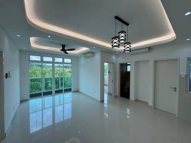 Condominium For Sale in Flora Rosa