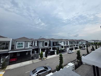 Cluster House For Sale in Tebrau,JHR