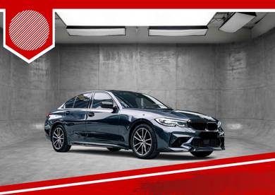 BMW 320i 20i SPORT in Others, KUL