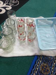 drinking glasses 