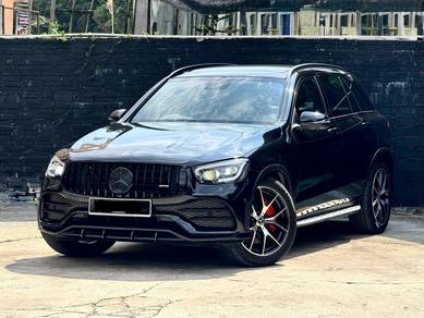Mercedes Benz GLC300 300 4MATIC AMG LINE in Desa Petaling, KUL