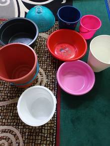 kitchen plastic items 