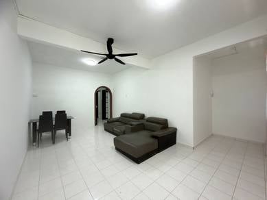 Apartment For Sale in Pangsapuri Taman Cheng Ria