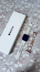 Apple Watch SE 3 (40mm) Starlight (GPS)